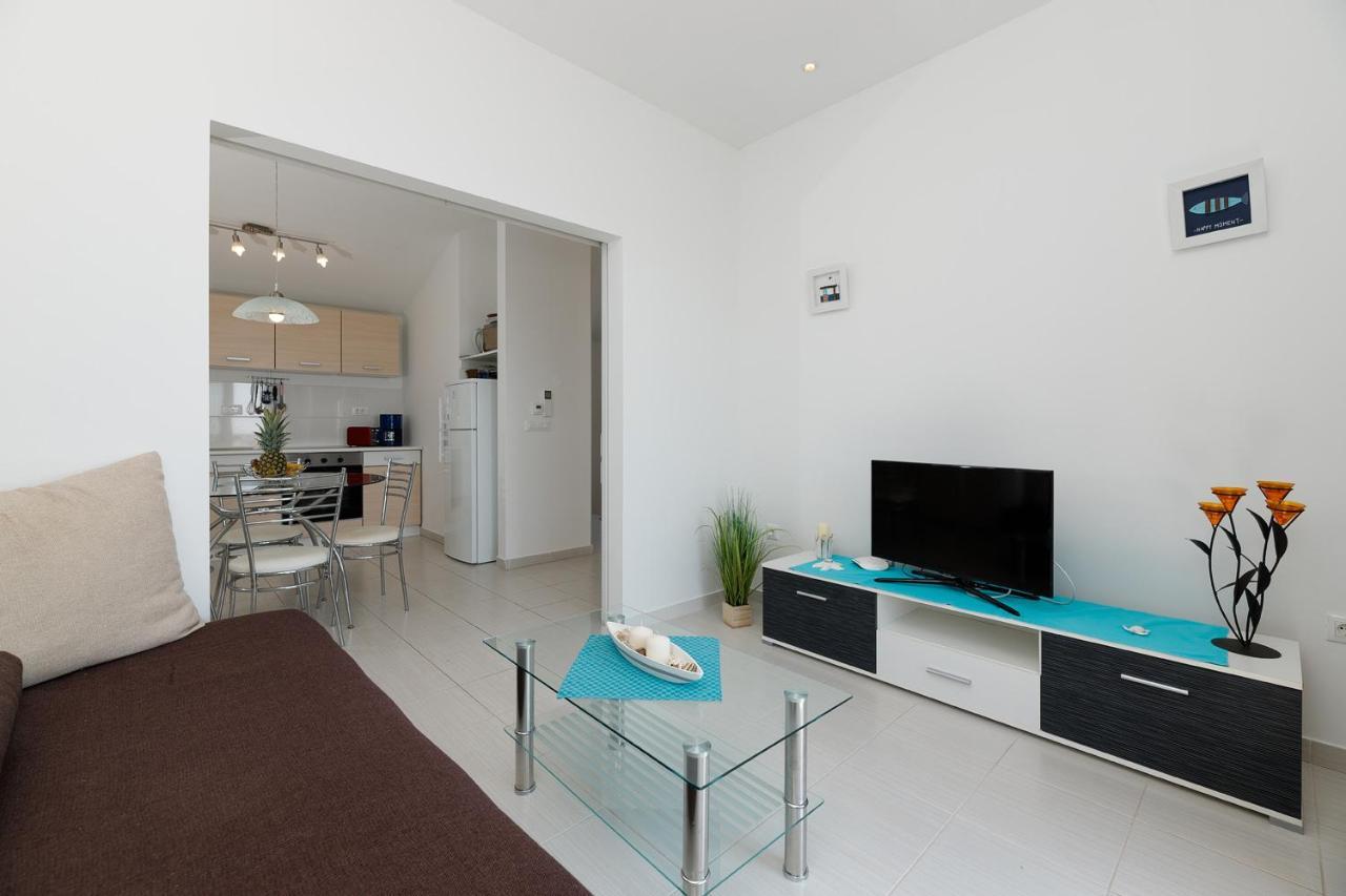 פריבלאקה Malo Ferienvilla Privlaka, Pool, Boje, Wi-Fi, Wallbox מראה חיצוני תמונה