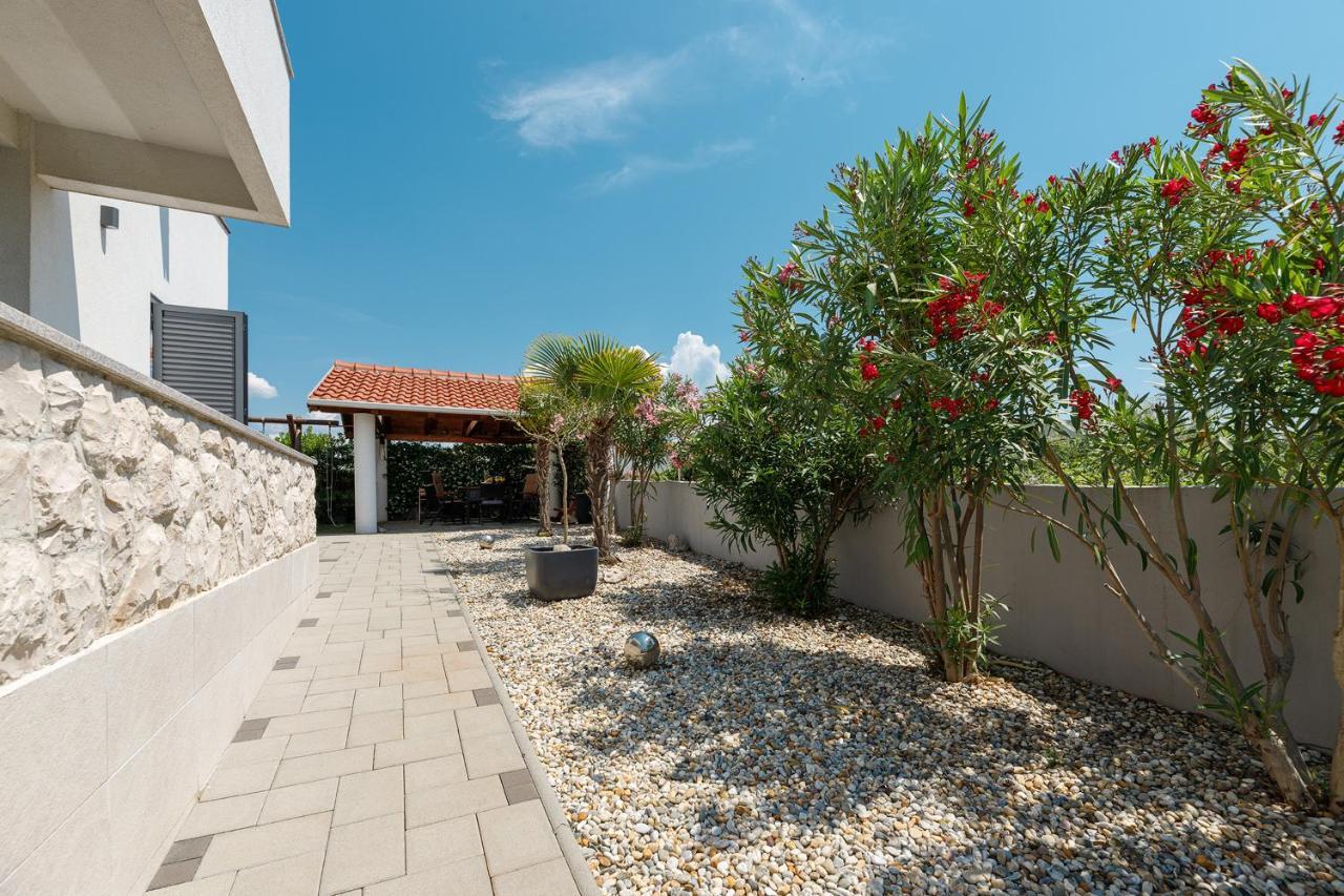 פריבלאקה Malo Ferienvilla Privlaka, Pool, Boje, Wi-Fi, Wallbox מראה חיצוני תמונה